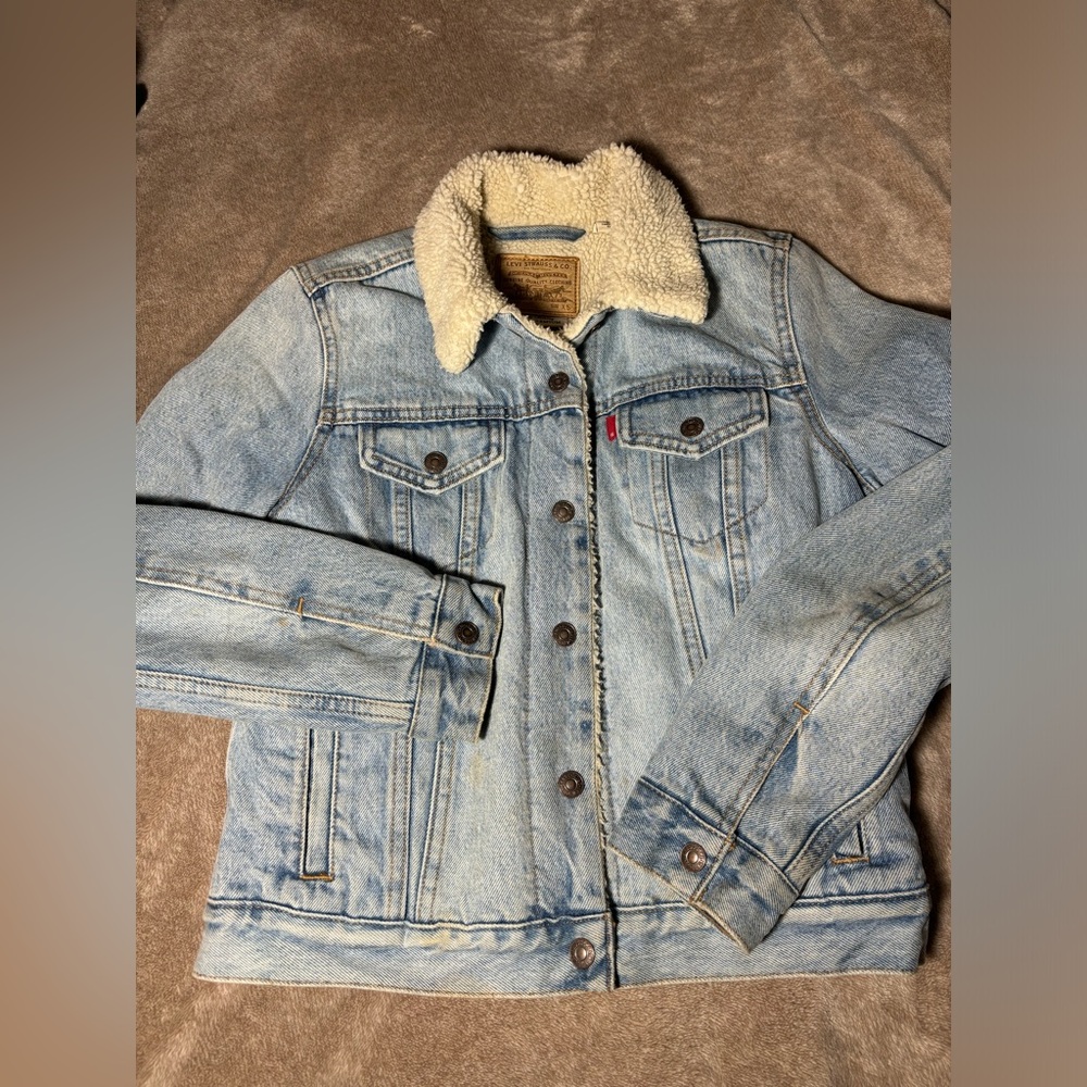 Levi's Light Blue Denim Jacket with Cream Sherpa Collar 0002